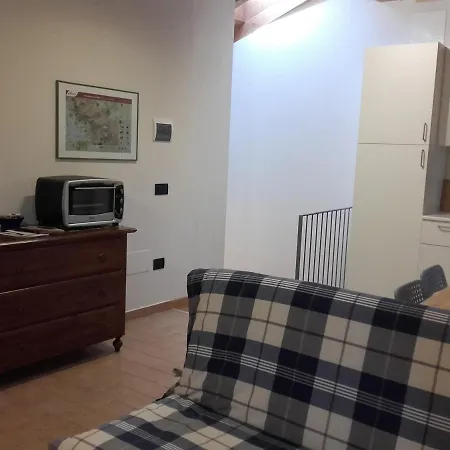 卡斯特罗圣罗马诺住宿加早餐旅馆 住宿加早餐酒店 Baiso