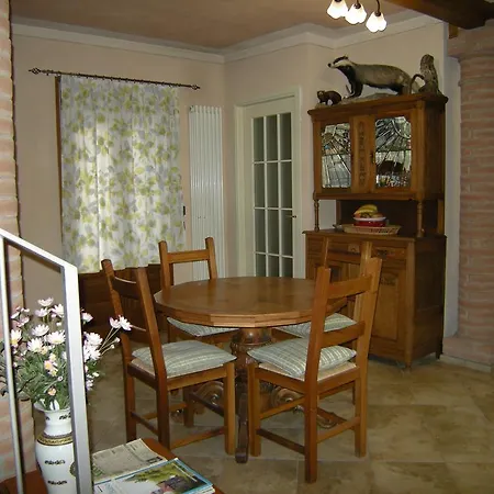 卡斯特罗圣罗马诺住宿加早餐旅馆 住宿加早餐酒店 3*