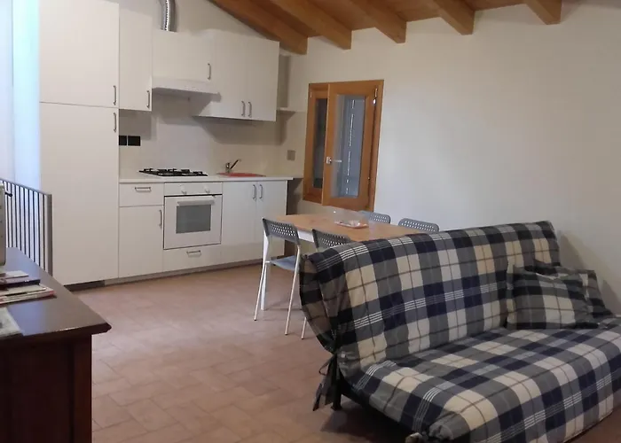 לינה וארוחת בוקר Castello San 3*